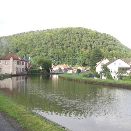 Gite Du Canal Lutzelbourg Eksteriør bilde